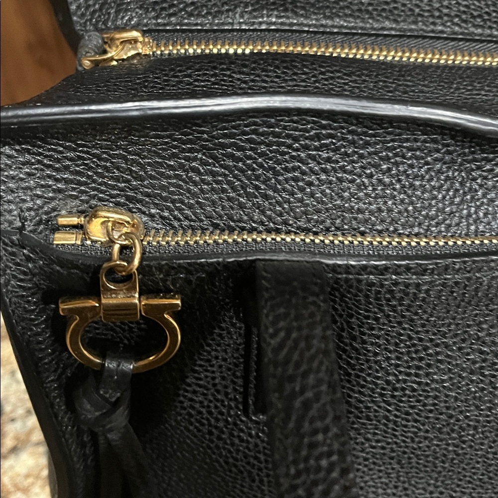 Salvatore Ferragamo EUC Amy Gancini Tote Bag Black Pebbled Leather - Picture 14 of 15